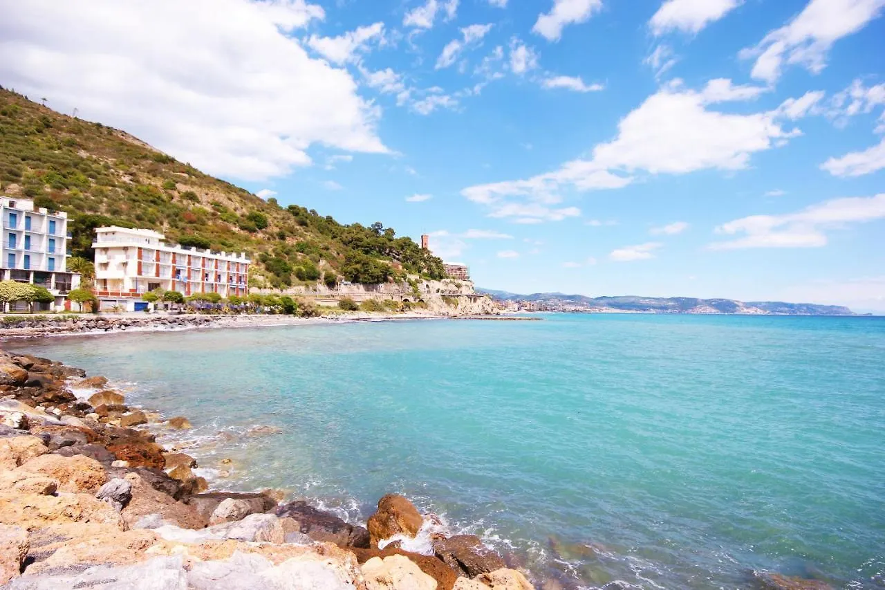 Due Passi Dal Mare Bed & Breakfast Ceriale Italy