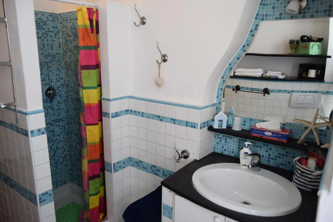 Due Passi Dal Mare Bed & Breakfast Ceriale